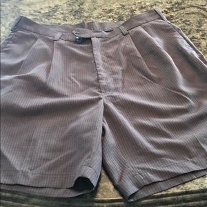 Men's Haggar shorts size 36   Polyester and rayon.